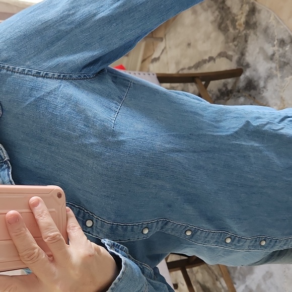 Universal Thread - Picture 4 of 7